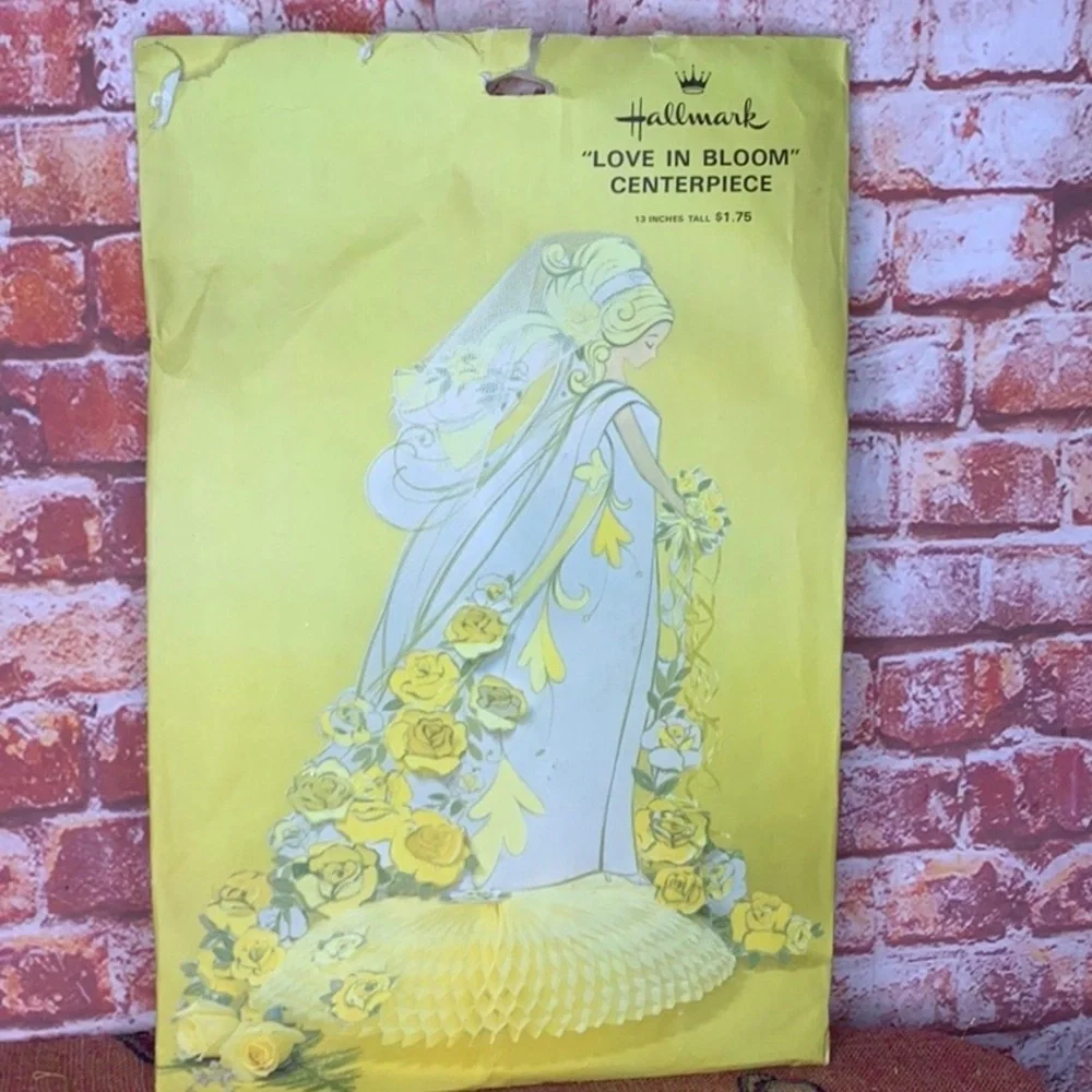 Vintage 70s Hallmark Yellow and White 13” Paper Bridal Shower Centerpiece